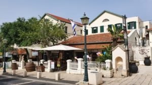typical house in Zichron Yaakov